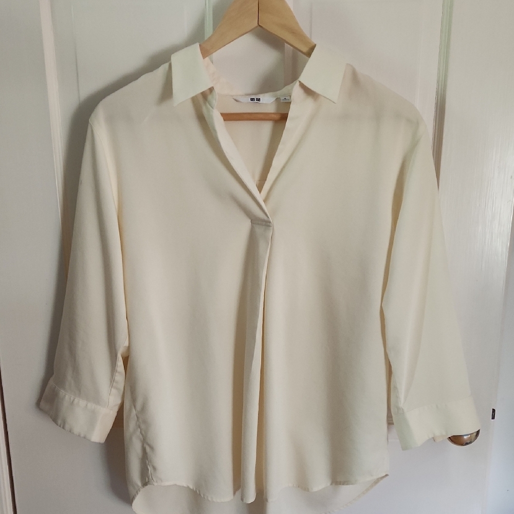 Uniqlo Cream 3/4 Sleeve Pullover Blouse